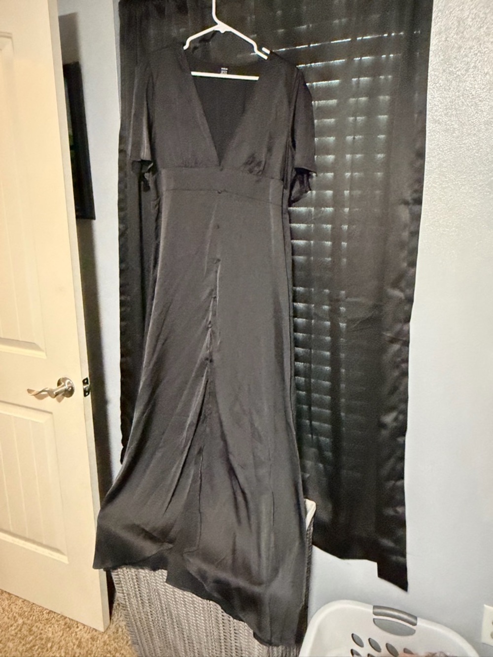 SHEIN Black V-Neck Short Sleeve Maxi Dress